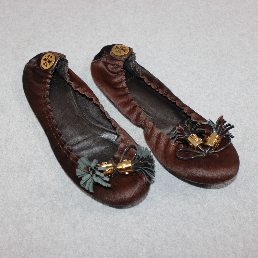 Tory Burch Ballet Flats Womens Size 5.5 Brown Calf Hair Gold Tasseled Flat Logo